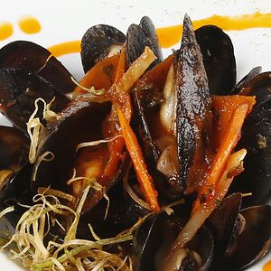 Испанские мидии в томатном соусе