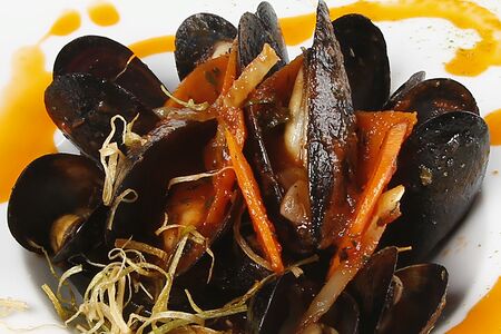 Испанские мидии в томатном соусе