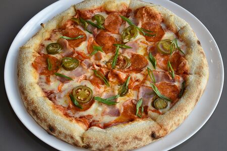 Пицца с халапеньо