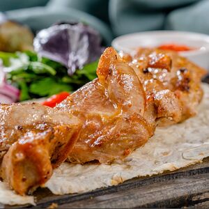 Шашлык из cвинoй шейки