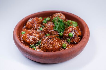 Митболы в томатном соусе