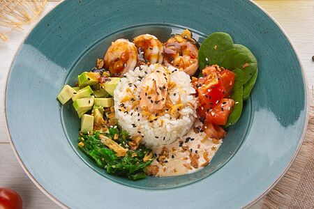 Поке-боул с тигровыми креветками