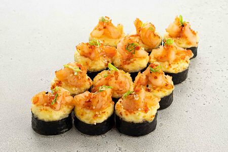 Запеченный ролл с креветкой и сыром (12 шт)