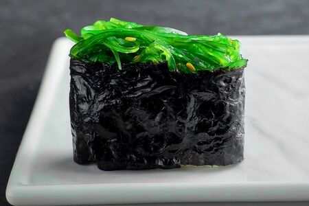 Гункан Традиционные водоросли