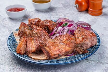 Шашлык из cвинoй шейки