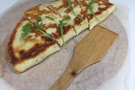 Мясная закрытая пицца