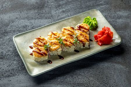 Запеченный с лососем и японским омлетом