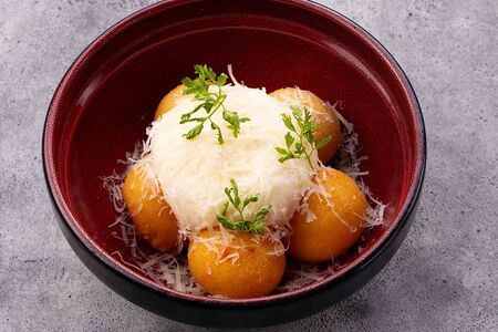 Сулугуни с эспумой пармезан