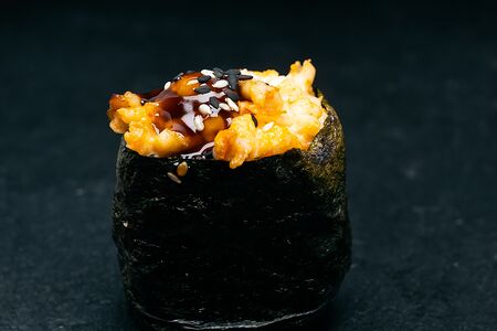 Гункан Запеченная креветка