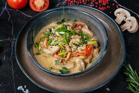 Куриное филе с овощами под сливочным терияки