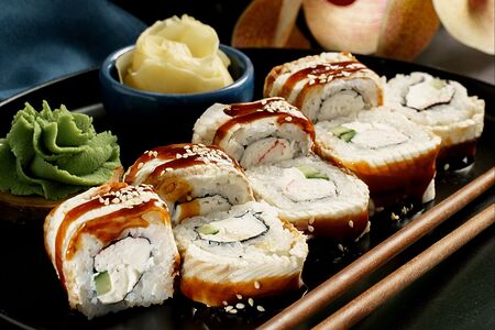 С угрем и снежным крабом