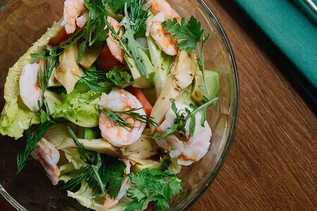 Салат с креветками