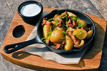 Картофель с лисичками