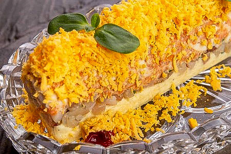 Салат Мимоза с омулем