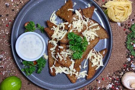 Крутоны с чесноком и сыром