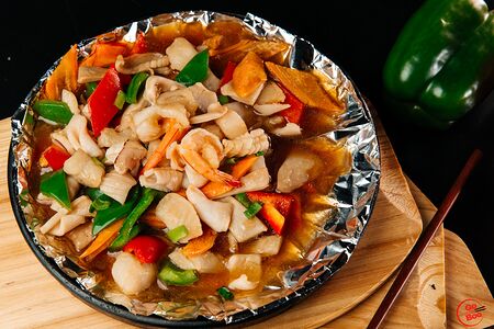 Морское ассорти на сковороде