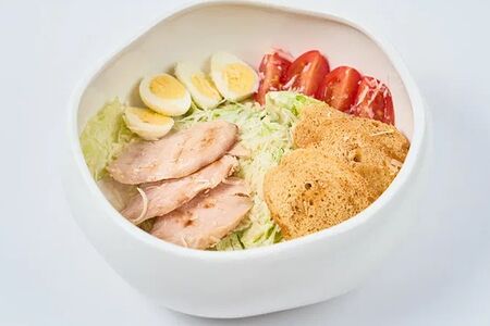 Салат Цезарь с курицей