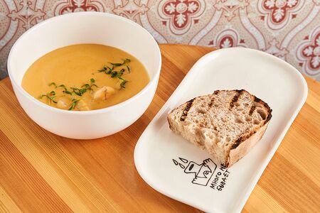 Чаудер, креветки, палтус