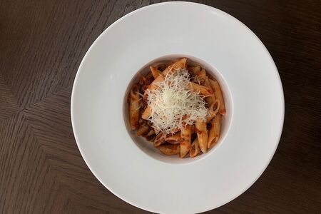 Пенне с соусом болоньезе