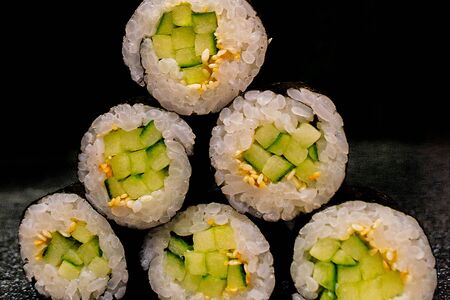 Ролл огурец