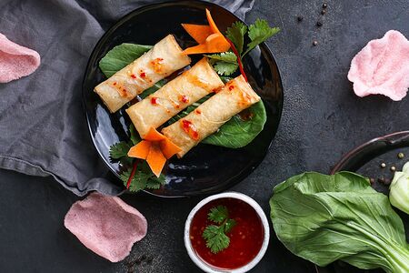 Спринг-ролл с курицей и креветками