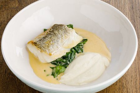 Треска с кремом из цветной капусты