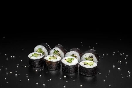 Маки с огурцом