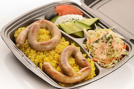 Пилав со свиными колбасками