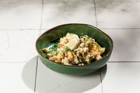 Оливье с куриной грудкой су-вид