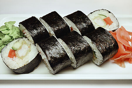 Ролл с жареной креветкой