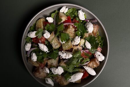 Салат с воздушным баклажаном