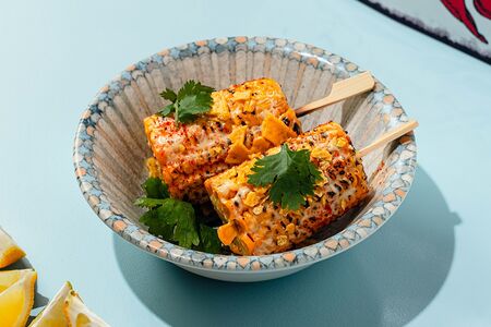 Кукуруза элотес по-мексикански