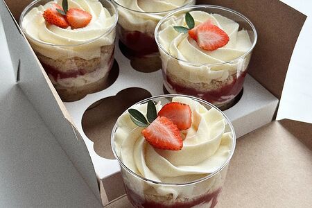 Клубничный торт в стакане