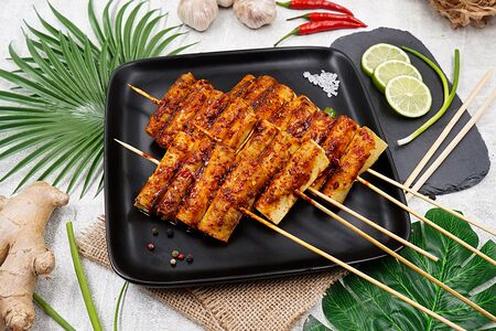 Ролл с луком, кинзой и сухим тофу/菜卷