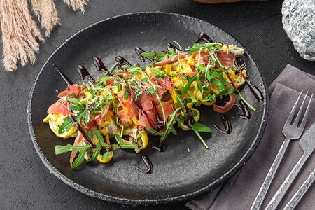 Паста Пармская ветчина с вешенками под трюфельным соусом