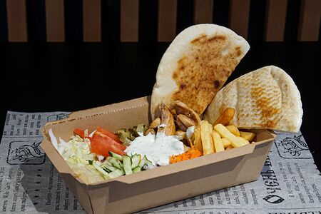 Шаверма на тарелке