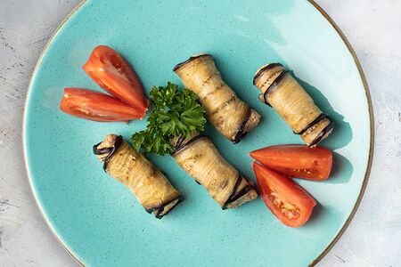 Рулетики из баклажанов