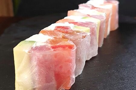 Фреш-ролл с копченым лососем и тунцом