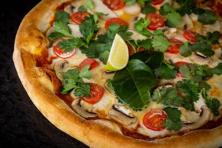 Пицца Том ям с курочкой