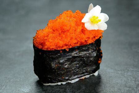 Гункан икра тобико