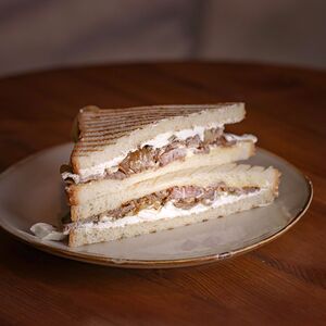 Сэндвич с ростбифом