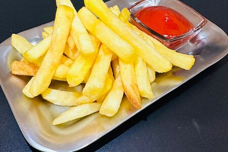 Картофель фри с соусом