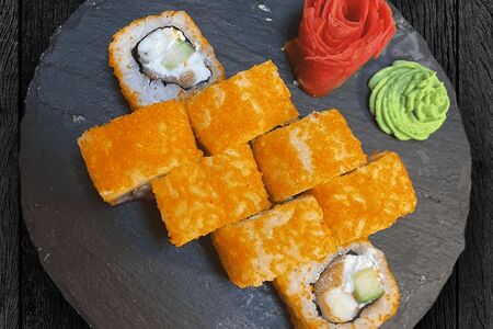 С тигровой креветкой и лососем