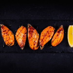 Мидии киви с соусом