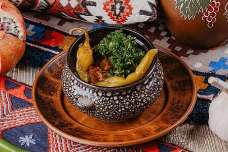 Лобио в горшочках