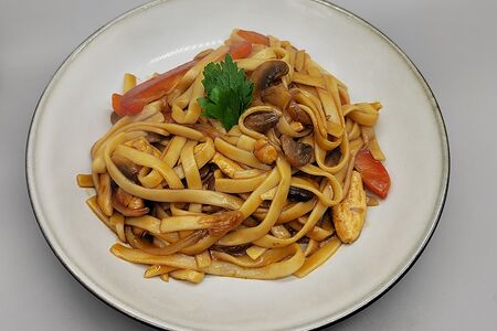 Удон с курицей