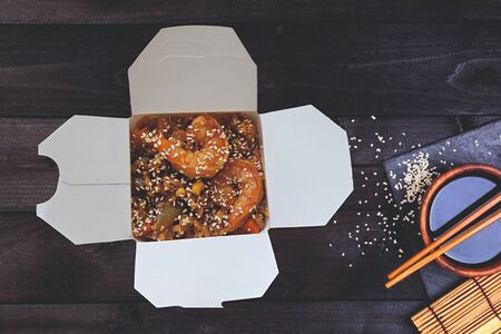 Рис с креветками и ананасом