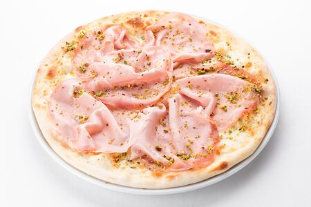 Пицца с мортаделлой и фисташками