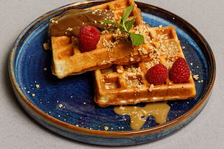 Сладкие вафли Сникерс