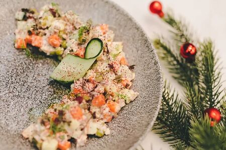 Салат Оливье с магаданской креветкой и говядиной